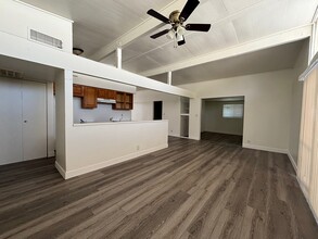 6104 Edgewood Cir in Las Vegas, NV - Building Photo - Building Photo