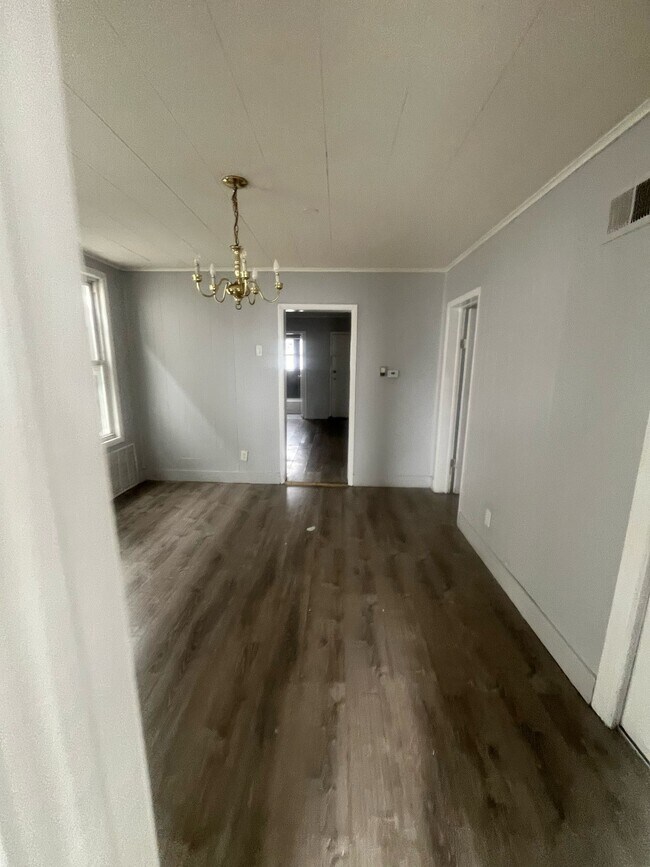 43 Delaware St, Unit 2 in Elizabeth, NJ - Building Photo - Building Photo