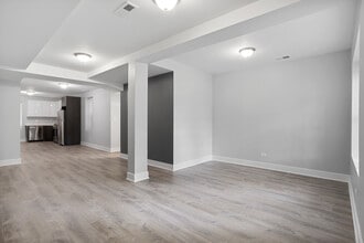 7326 N Damen Ave in Chicago, IL - Building Photo - Building Photo