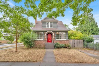 5905 N Minnesota Ave in Portland, OR - Foto de edificio - Building Photo