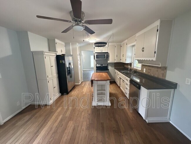 7056 Caroline Ave in Indianapolis, IN - Building Photo - Building Photo