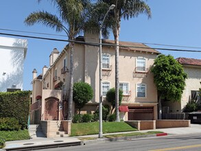 11525 Ohio Ave in Los Angeles, CA - Building Photo - Building Photo