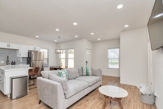 1812 Wheeler Ave in Houston, TX - Building Photo - Building Photo