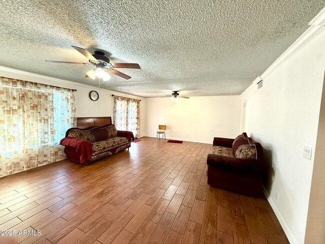 4151 W Frier Dr in Phoenix, AZ - Foto de edificio - Building Photo