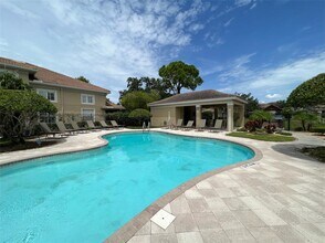 3342 Covered Bridge Dr W in Dunedin, FL - Building Photo - Building Photo