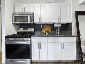 10 Franklin Ave in White Plains, NY - Building Photo - Building Photo