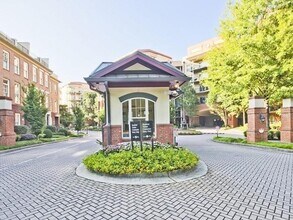 200 River Vista Drive in Atlanta, GA - Building Photo - Building Photo