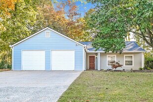 923 River Rock Dr in Woodstock, GA - Building Photo