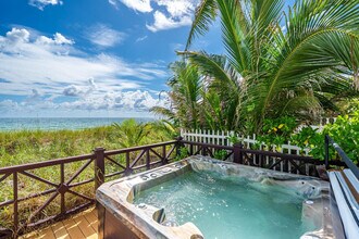 2760 N Atlantic Blvd in Fort Lauderdale, FL - Foto de edificio - Building Photo