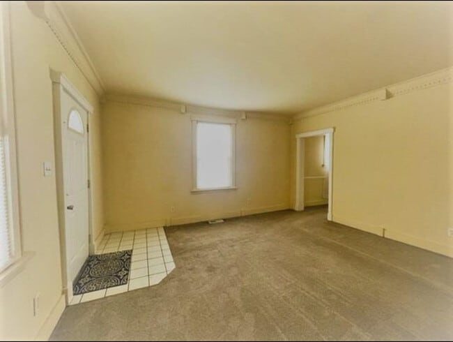 207 E Columbia Ave in Reading, OH - Foto de edificio - Building Photo