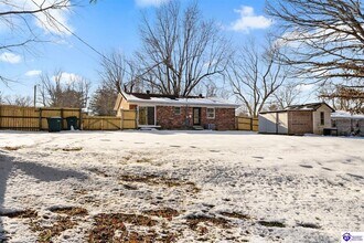 1045 Greenway Dr in Elizabethtown, KY - Building Photo - Building Photo