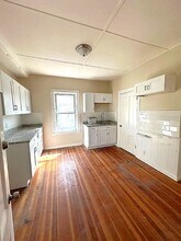 13 Magill St, Unit Unit 2 in Pawtucket, RI - Building Photo - Building Photo