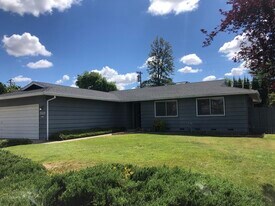 7029 2nd Pkwy in Sacramento, CA - Building Photo