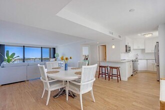 130 Lakeshore Dr in North Palm Beach, FL - Building Photo - Building Photo