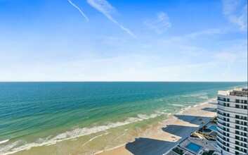 3003 S Atlantic Ave in Daytona Beach Shores, FL - Building Photo - Building Photo