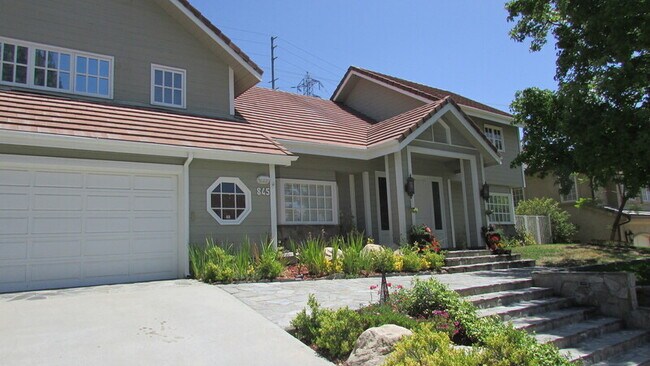 845 Greenridge Dr in La Canada Flintridge, CA - Building Photo - Building Photo