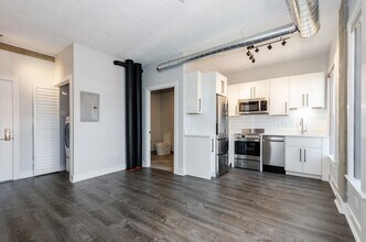 7645 N Sheridan Rd in Chicago, IL - Building Photo - Building Photo