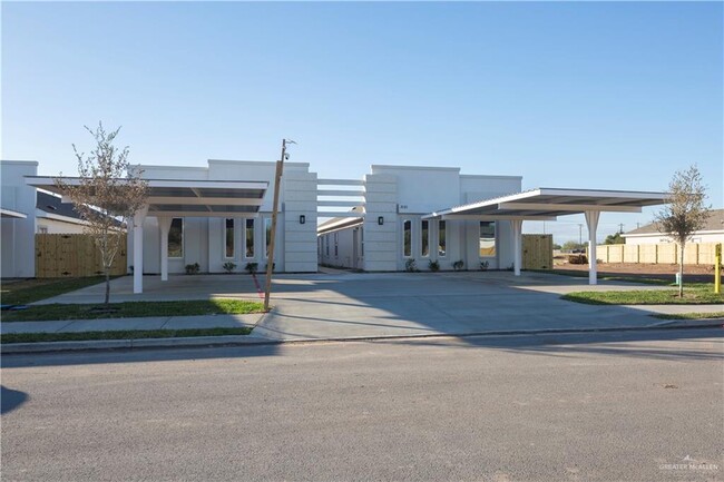 3121 Briggs St in Weslaco, TX - Building Photo - Building Photo