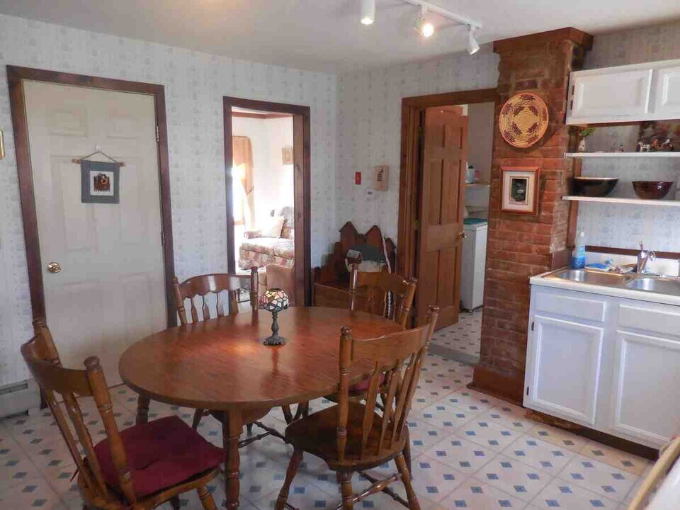 19 Water St, Unit 19 Water Street in Easthampton, MA - Building Photo