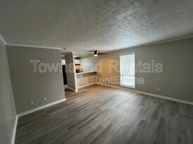 5850 Century Oaks Dr in Fayetteville, NC - Building Photo