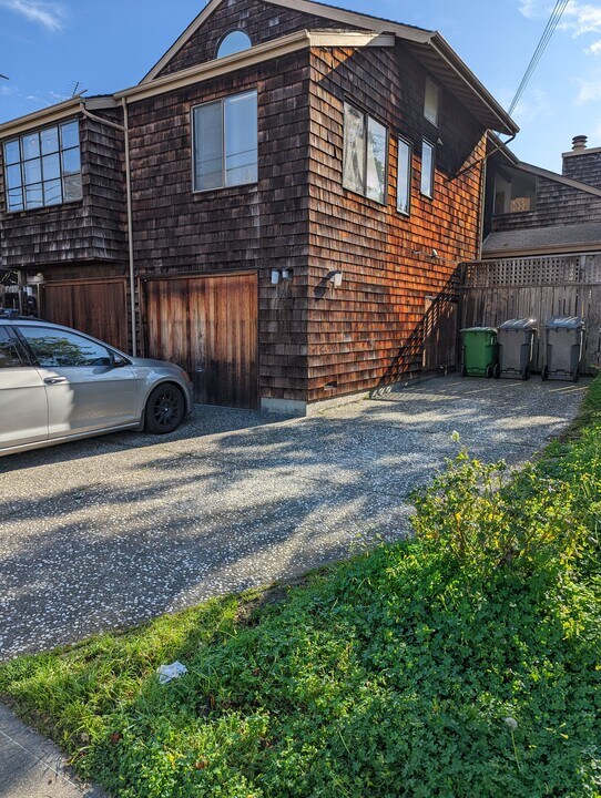 5720 Claremont Ave in Oakland, CA - Building Photo