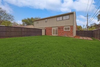 402 Creekmeadow Ln in Lewisville, TX - Building Photo - Building Photo