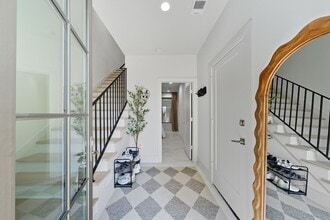 5437 Darling St in Houston, TX - Foto de edificio - Building Photo