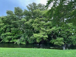 200 Lake Carol Dr in West Palm Beach, FL - Building Photo - Building Photo