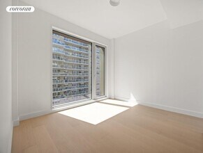 250 E 25th St in Brooklyn, NY - Building Photo - Building Photo