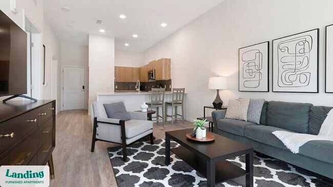 5256 International Dr in Orlando, FL - Foto de edificio - Building Photo