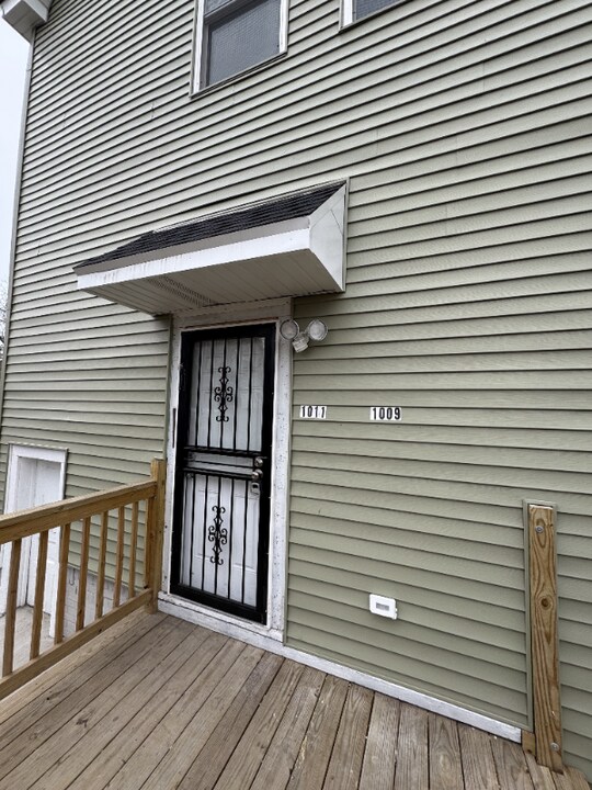 1011 S 11th St in Milwaukee, WI - Building Photo