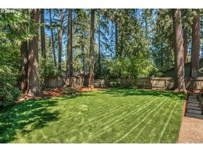 4235 Douglas Wy in Lake Oswego, OR - Building Photo - Building Photo