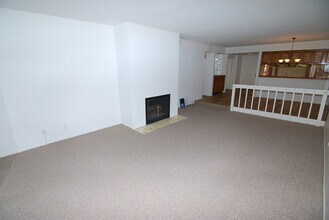 1645 Clark Ave in Long Beach, CA - Building Photo - Building Photo