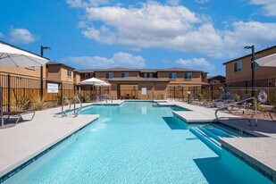 San Stefano Townhomes in Chandler, AZ - Building Photo