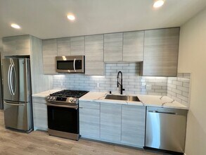 3355 Overland Ave, Unit 502 in Los Angeles, CA - Building Photo - Building Photo