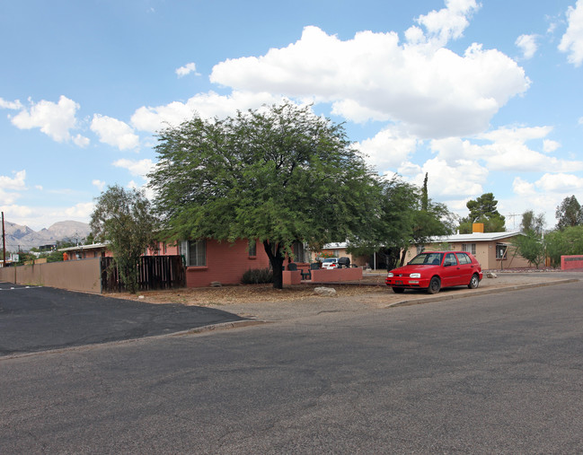 1413-1419 E Adelaide Dr in Tucson, AZ - Building Photo - Building Photo