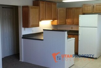 4951 S Center St in Murray, UT - Building Photo - Building Photo