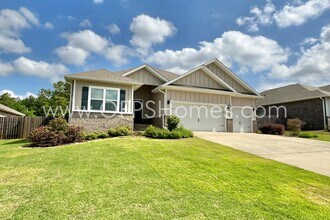 8090 Silver Maple Dr in Milton, FL - Building Photo - Building Photo