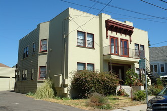 4111 Montgomery St in Oakland, CA - Building Photo - Building Photo