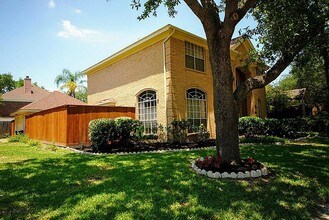 14218 Swallowfield Dr in Houston, TX - Building Photo - Building Photo