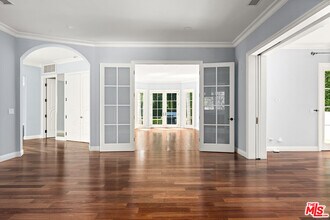 1357 Schuyler Rd in Beverly Hills, CA - Building Photo - Building Photo