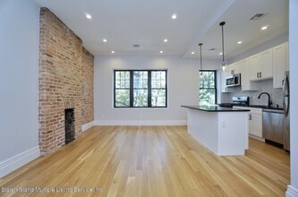 413 Westervelt Ave, Unit 3rd Floor in Staten Island, NY - Foto de edificio - Building Photo