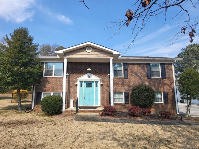 property at 6 Skyland Dr NW