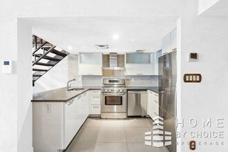 66 N 1st St in Brooklyn, NY - Building Photo - Building Photo