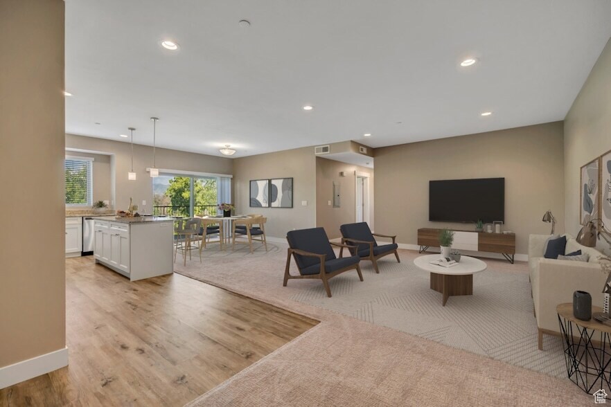 1225 Wolf Hollow Ln, Unit 310 in Salt Lake City, UT - Building Photo