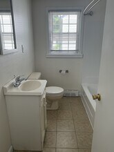 67 Loomis Ave in Plainville, CT - Building Photo - Building Photo