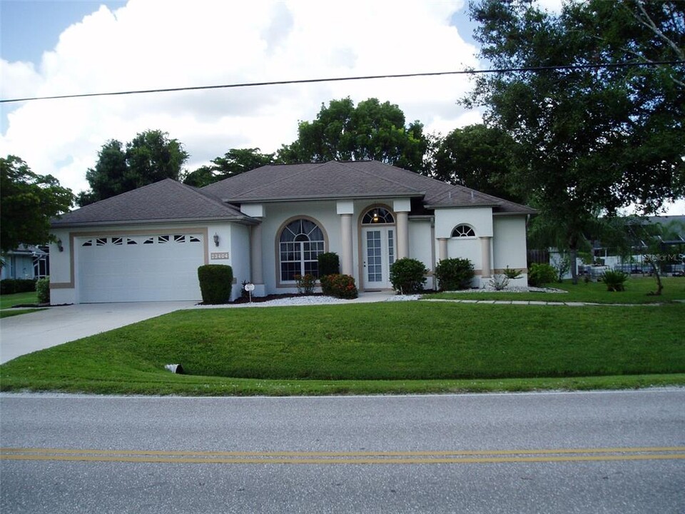 23404 Peachland Blvd in Port Charlotte, FL - Building Photo