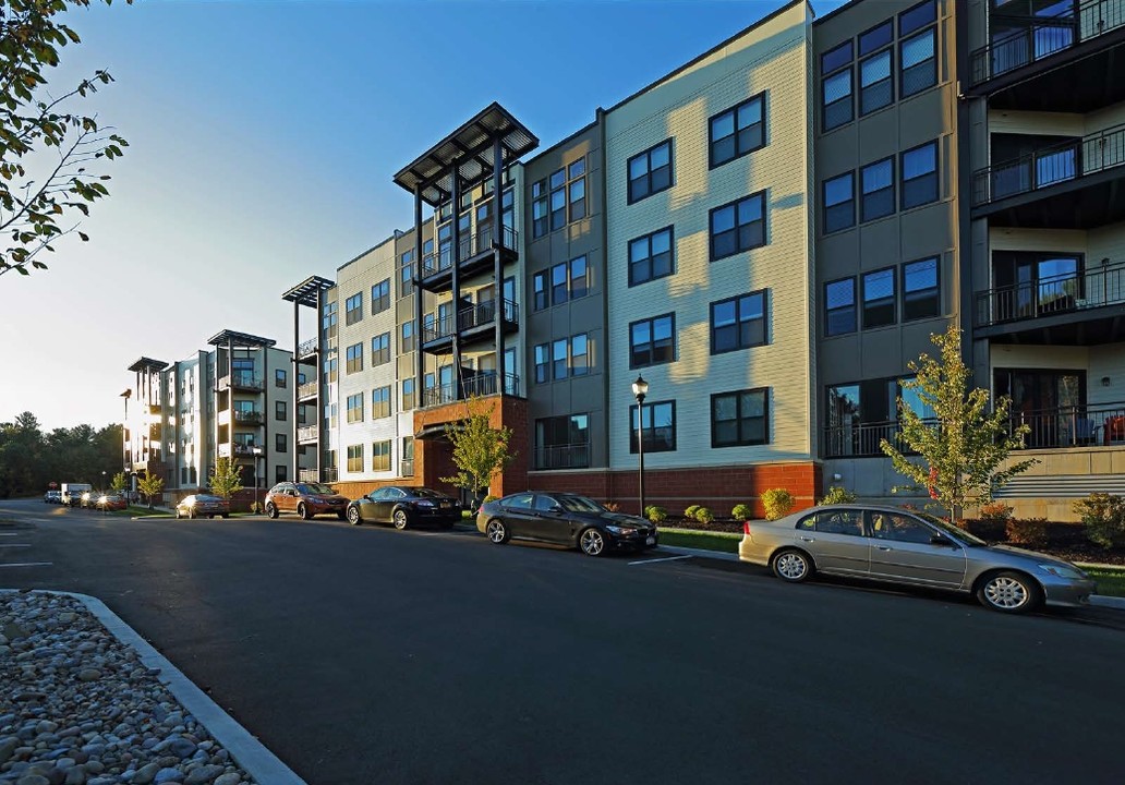 Excelsior Park Apartments in Saratoga Springs, NY - Foto de edificio