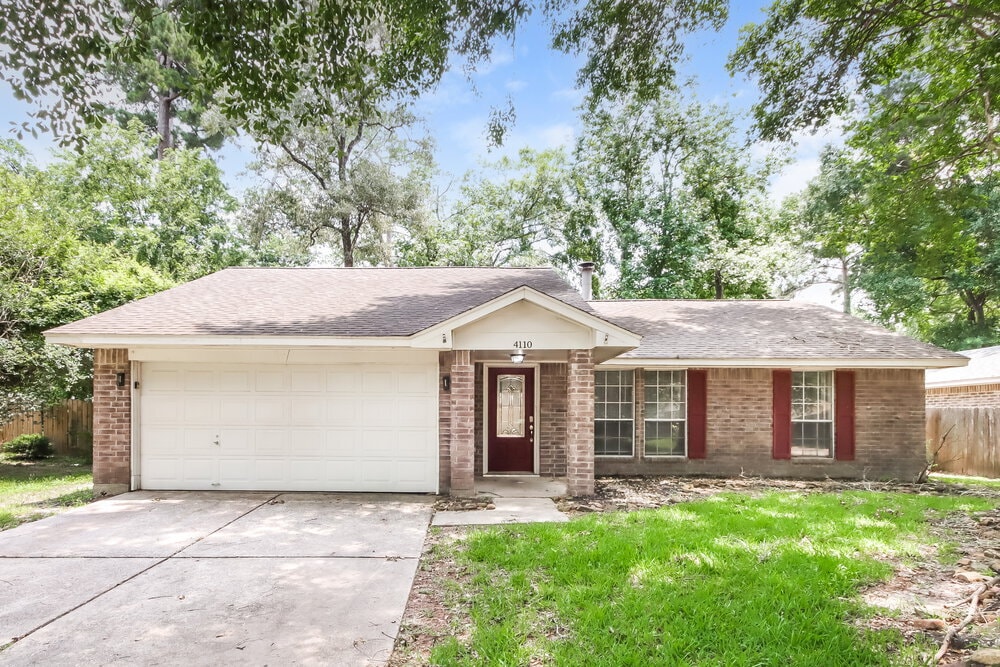 4110 Bassingham Dr in Humble, TX - Building Photo