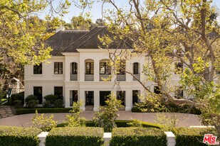 3901 Longridge Ave in Los Angeles, CA - Building Photo